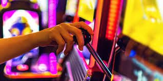 iwet VIP Platinum Member Exclusive Tournament တွင် ဝင်ရောက်ကစားနေသောမြင်ကွင်း